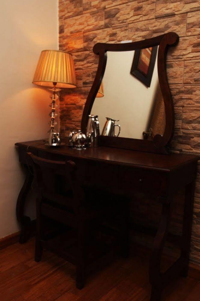 Fryburg Suites Aliayabiagba Екстериор снимка