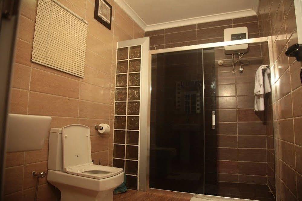 Fryburg Suites Aliayabiagba Екстериор снимка